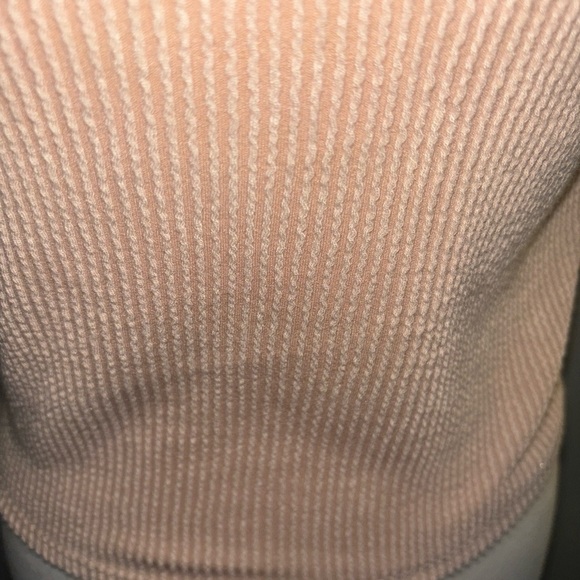 “MM MM MM” LG. PULL OVER TOP PEACH RIBBED DESIGN CAP SLEEVES USA “JUNIORS” NWT - Picture 6 of 13